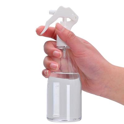 China Household Products Trigger Mist Spray Bottle , Fine Mist Lock Spray Garden Watering Flowers Empty Plastic Bottle for sale