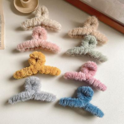 China Fashion Plush Hair Claw Clips Vintage Fashion Cross Hair Claw Clips For Women Hair Accessories for sale