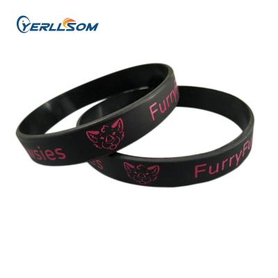 China 2018 Hot Selling Fashionable Customized Printed 1/2 Inches With Logo Silicon Personal Wristbands Rubber Wristbands For Y052405 for sale