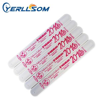 China YERLLSOM Europe Customized Personalized Screen Printing Silicone Slap Wrap Wristband Y21032613 for sale