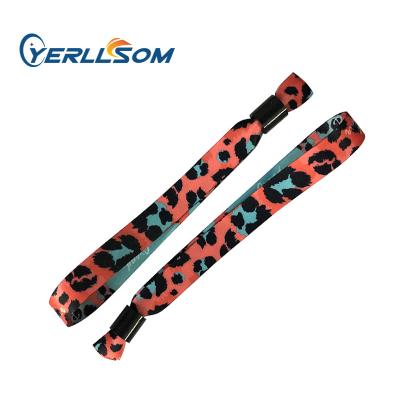 China Vintage Trade Assurance Custom Printed Personal Fabric Wristbansd For Promotional Gifts Y22041806 for sale