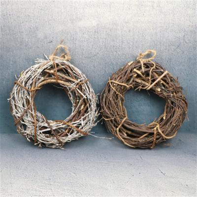 China Natural White And Natural Brown Christmas Rattan Wreath Ring For Photography Props And Home Decoration for sale