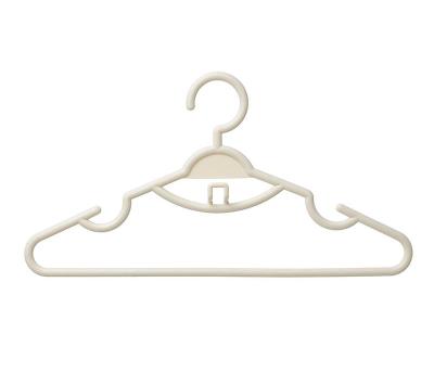 China No Good Quality Superior Plastic White Customized Hangers For Clothes for sale