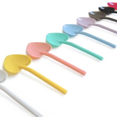 China Disposable Plastic Spoon 9cm Heart Shaped Ice Cream and Decoration Dessert Spoon for sale