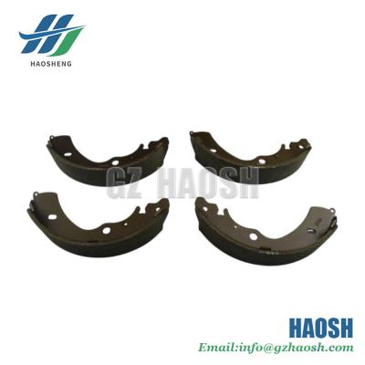 中国 Isuzu DMAX 4X2 8-97302635-1 8-97302635-0 8973026351 8973026350 Rear Brake Shoes 販売のため