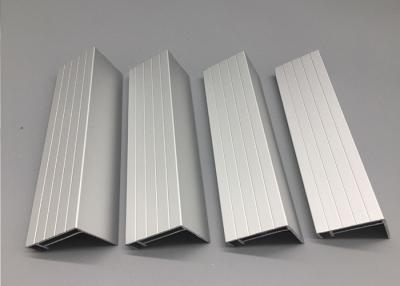 Chine Surface douce résistant à l'acide de résistance d'extrusions en aluminium de panneau solaire d'alcali à vendre