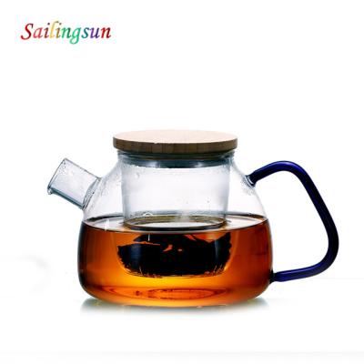 China Sustainable Classic Handmade Pyrex With Wooden Lid Borosilicate Glass Tea Server for sale