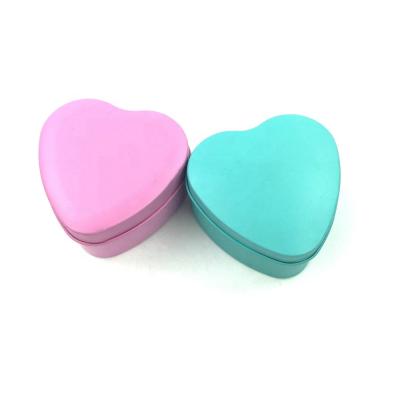 China Hot Sale High Quality Low Price Recycled Materials Blue Red Customize Color Heart Shaped Wedding Candy Tin Box for sale