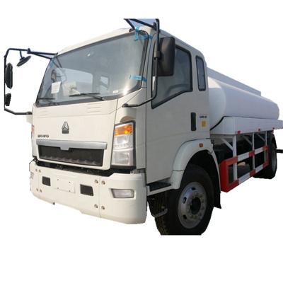 China SINOTRUK HOWO 4X2 140HP 6CBM FUEL TANKER TRUCK MODEL ZZ1107G4515C1R 1-10T for sale