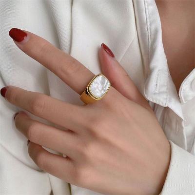 China FASHIONABLE PVD Plated Stainless Steel Ring High End Chunky Square Shell Statement Wedding Rings Women 18k Gold Plated Jewelry Women for sale