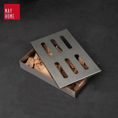 China BBQ Tools Accessories Easily Cleaned Wood Chips Grill Stainless Steel Smoker Box for sale