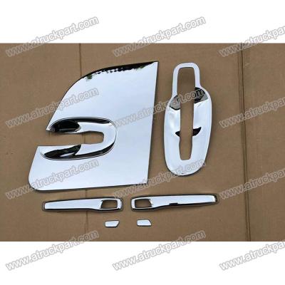 China Chrome Outside Handle Garnish For Nissan UD Quon CD4 Nissan Truck Spare Body Parts High Quality for sale