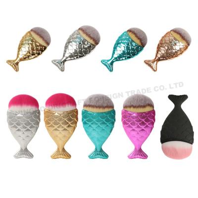 China Wholesale Smudge Brush In The Running Shinning Plastic Fishtail Mermaid Blush Makeup Brush for sale