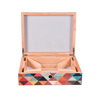 China Biodegradable Sensitive Shape Rhombus Pattern Wooden Gift Box For Tea Packaging for sale