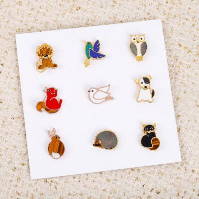 China Beautiful Anime Premium Gem Fritillary Agate Animal Brooch Natural S925 Sterling Silver Plated 18k Gold for sale