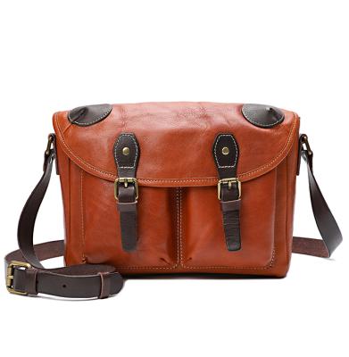 China Vintage / Fashion New Arrival Top Quality Handmade Vegetable Tanned Leather Men's Messenger Bag for sale