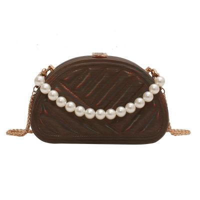 China Wholesale Vintage Fashion Ladies Shell Box Purses Clutch Bags Small Pearl Chain Shoulder Handbags Cross - Body Bags Women Handbags for sale