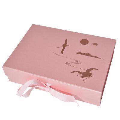 China Recycled Materials 2022 New Style Features Elegant Gift Box Various Style Foldable Gift Box With Ribbon for sale