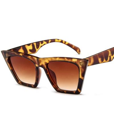 China Luxury sunglasses women sunglasses product qualities fashion sunglasses retro fit ladies sunglasses wholesale for sale