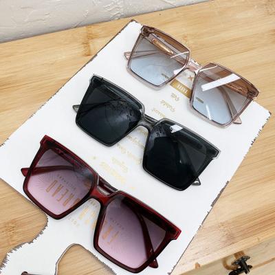 China Fashion Sunglasses Women's Fashion Square Sunglasses Unisex PC Frame Shades Luxury Sunglasses Polarized for sale