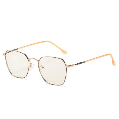 China Hot Selling Trendy Fashion Sunglasses Square Glass In Europe Optical Frames Glass Blue Light Anti Computer for sale