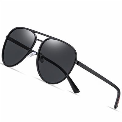 China Fashion sunglasses 2021 new fashion sunglasses two color metal frame men polarized classic toad sunglasses for sale