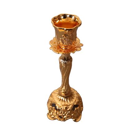 China Luxury Ornate Candle Holders Shabbat Wedding Centerpiece 7.4inch Christmas Candle Holders for sale