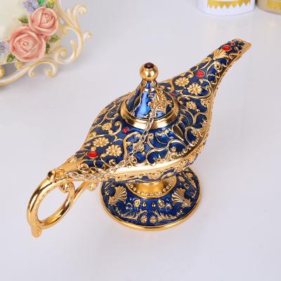 China Magic Tourist Metal Genie Magic Aladdin Lamp Fabulous Tridimensional 3D Arts and Crafts Souvenirs Folk Art Aladdin Lamp for sale