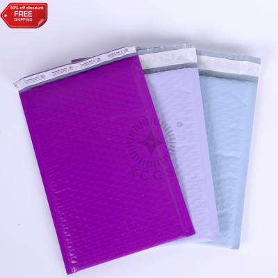 China Impact Resistance Matte And Glossy Bubble Padded Metallic Envelope Packaging Bag Within 7 Days for sale