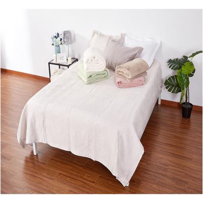 China Antistatic Customize Color Size Solid Microfiber Woven Quilted Bedspread for sale