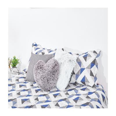 China Anti-Static Printed Microfiber Woven Ultrasonic Bedspread for sale