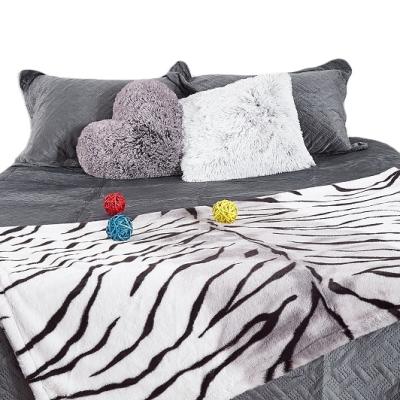 China Anti-Static Solid Velvet Ultrasonic Bedspread for sale