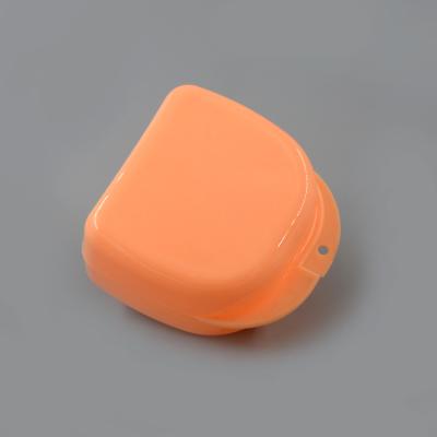 China Portable Plastic Case Plastic Orthodontic Denture Mouthguard Retainer False Teeth Dental Storage Box for sale