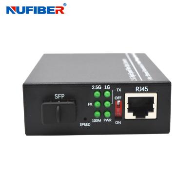 Cina OEM 2.5G SFP to RJ45 Fiber Media Converter 2.5G Fiber to UTP Optical Media Converter DC12V in vendita