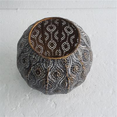 China Antique Home Vintage Cast Iron Tealight Metal Decoration Candle Holders For Home Decor for sale