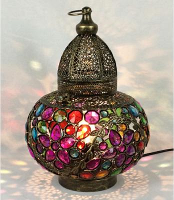 China Traditional Success Vintage Arabia Table Lamp Morocco Decoration Metal Table Lamp for sale