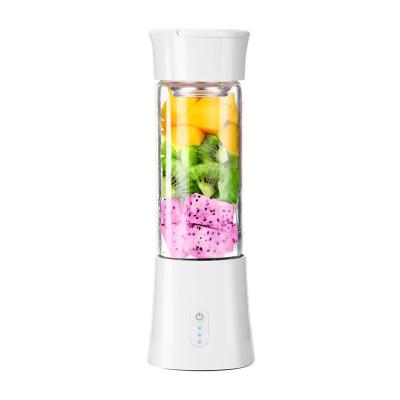 China High Quality Cup USB Mini Fruit Juicer Blender Portable Rechargeable Fruit Juice Blender Blender for sale