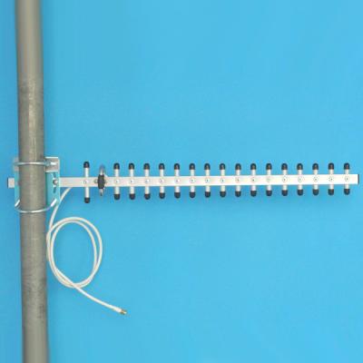 China Yagi Directional 18 DB 2.4 Ghz Wifi Antenna With Extruded Anodized Aluminum Framework for sale