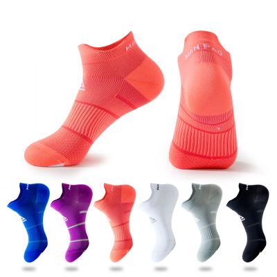 China XIANGHUI QUICK DRY Custom Comfortable Cotton Soft Men's Dress Socks Sports Custom Socks Wholesale for sale