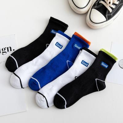 China XIANGHUI Wholesale Native American Anti-Slip Designer Basketball Socks For Custom Colorful Men for sale