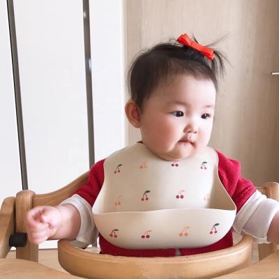 China BPA Free Custom Sale Printed Food Grade Silicone Newborn Disposable Dental Cute Custom Washable Bibs for sale