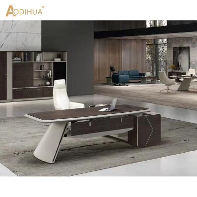 China Office Furniture Desk Table Executive CEO Office Table Extendable Solid Wood Desk for sale