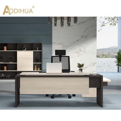 China Modern Executive Director Office Table/Simple Executive Desk for sale