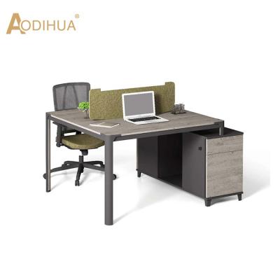 China Modern Modern Modular Office Furniture Workstation Staff Table for sale