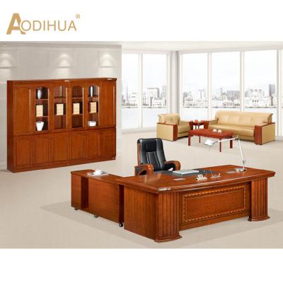 China Wholesale Expandable Wooden Desk Table Executive CEO Office Furniture OEM Wooden Desk for sale