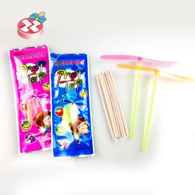 China Natural Fruit Powder CC Stick Candy With Flying Toy for sale