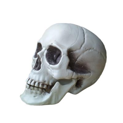 China Classic Custom Handmade Eco-friendly Resin Skull Sculpture Human Model For Halloween Decoration Props for sale