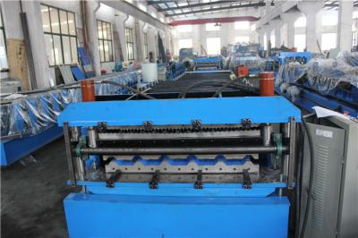 Chine Petit pain de revêtement de mur de toit de vague vitré par tuile en acier de couleur formant des machines à vendre