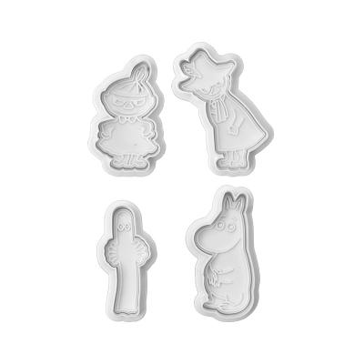 China Sustainable Cartoon characters creative plastic decorative cookie mold Baking tools Cake set cake for sale