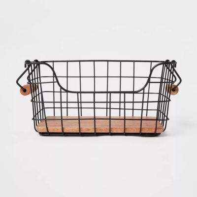 China Sustainable Home Decorative Handmade Wooden Storage Classic Black Wire Fruit Basket With Wooden Handles for sale